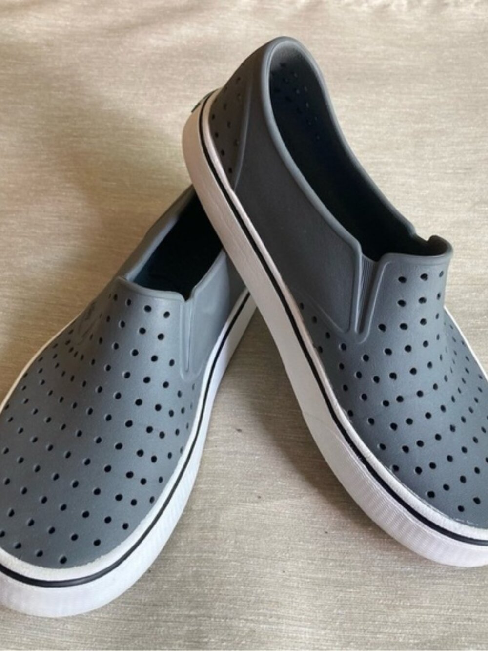 NATIVE Sz 10 Miles in Dublin Washable Ultralight Perforated Slip On EVA Shoes
